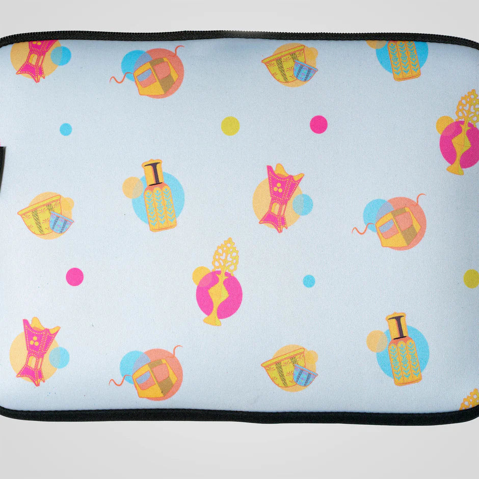 Laptop Sleeve: Colorful Items